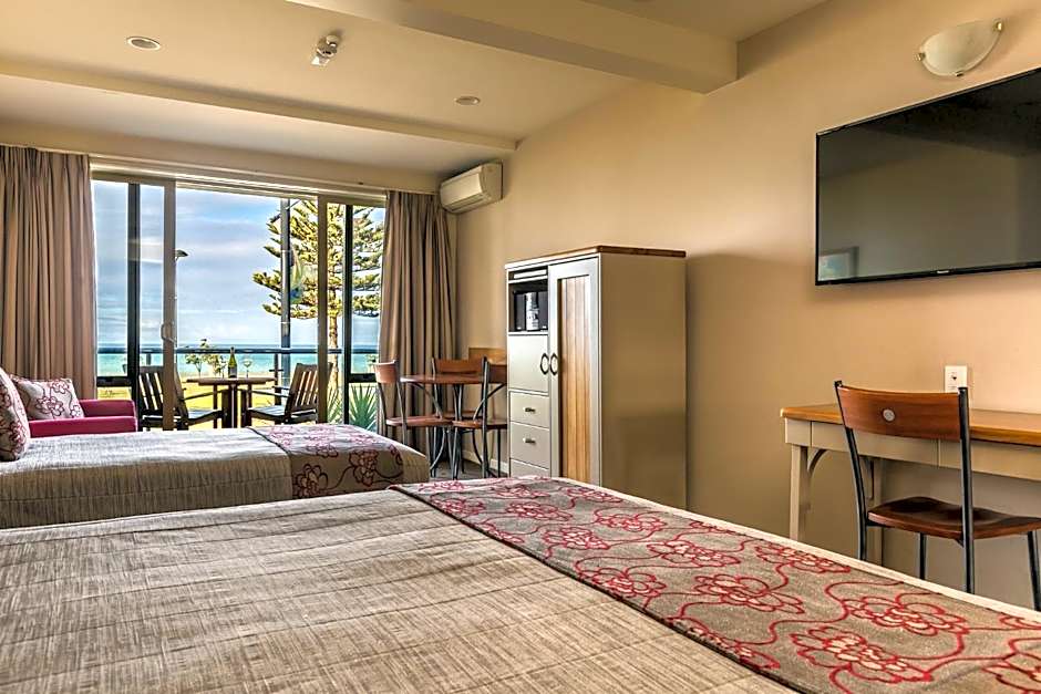 Pebble Beach Motor Inn