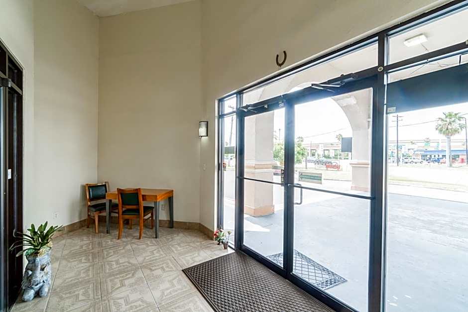 Lone Star Inn & Suites by OYO Harlingen TX