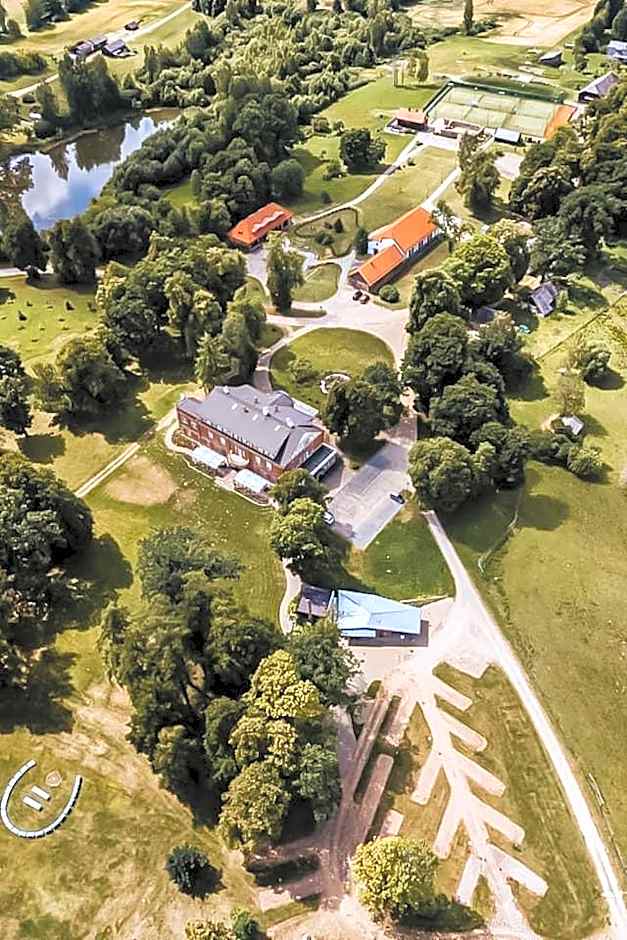 Piena muiža - Berghof Hotel & SPA