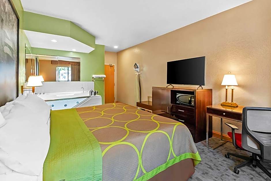 Super 8 by Wyndham Uniontown PA