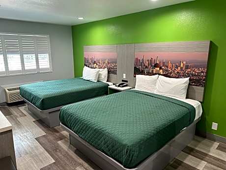 Queen Room with Two Queen Beds - Non-Smoking