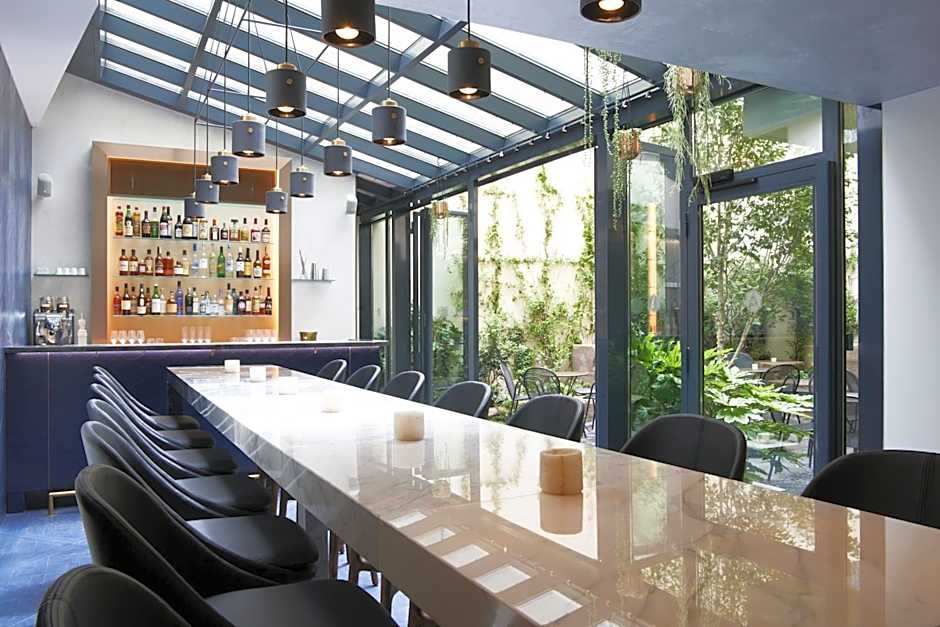 Perpetual Elysee Montaigne