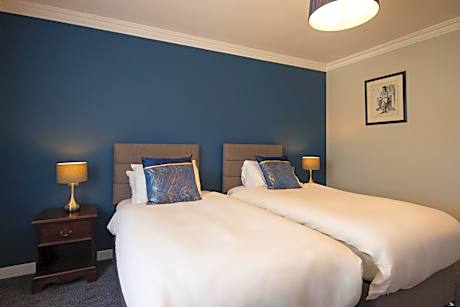 Classic Twin Room