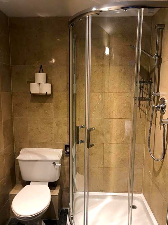 OYO The Greyhound Inn