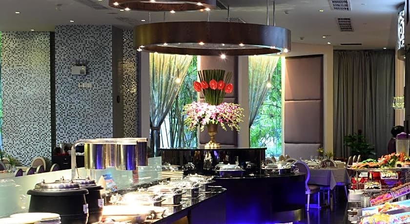 Ramada Pearl
