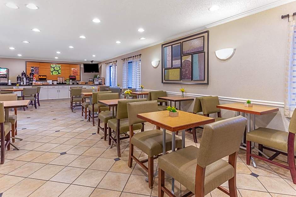 La Quinta Inn & Suites by Wyndham Chicago Gurnee