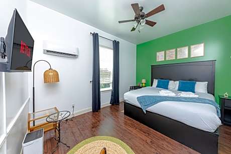 King Studio with Sofa Bed