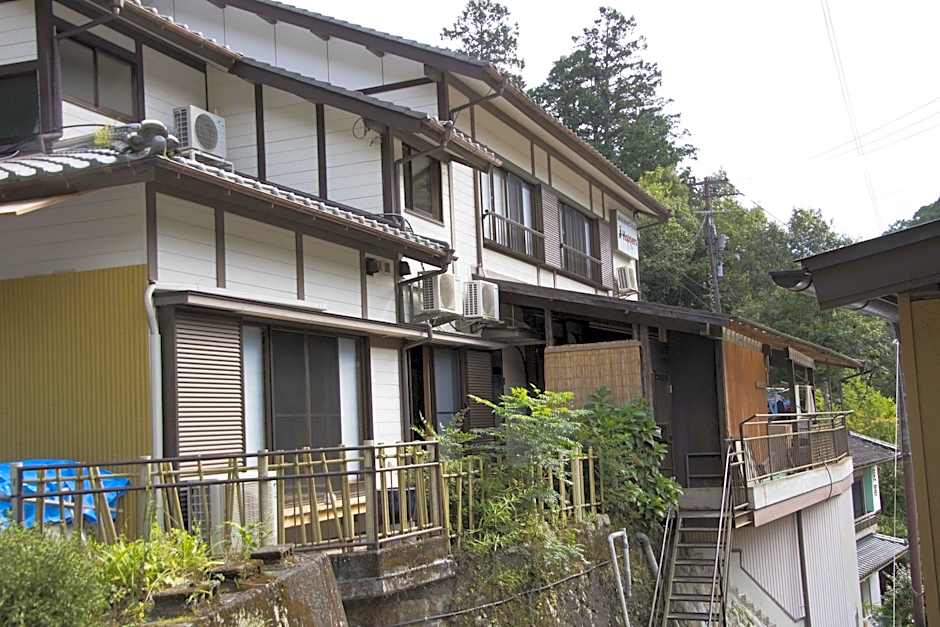 J-Hoppers Kumano Yunomine Guesthouse