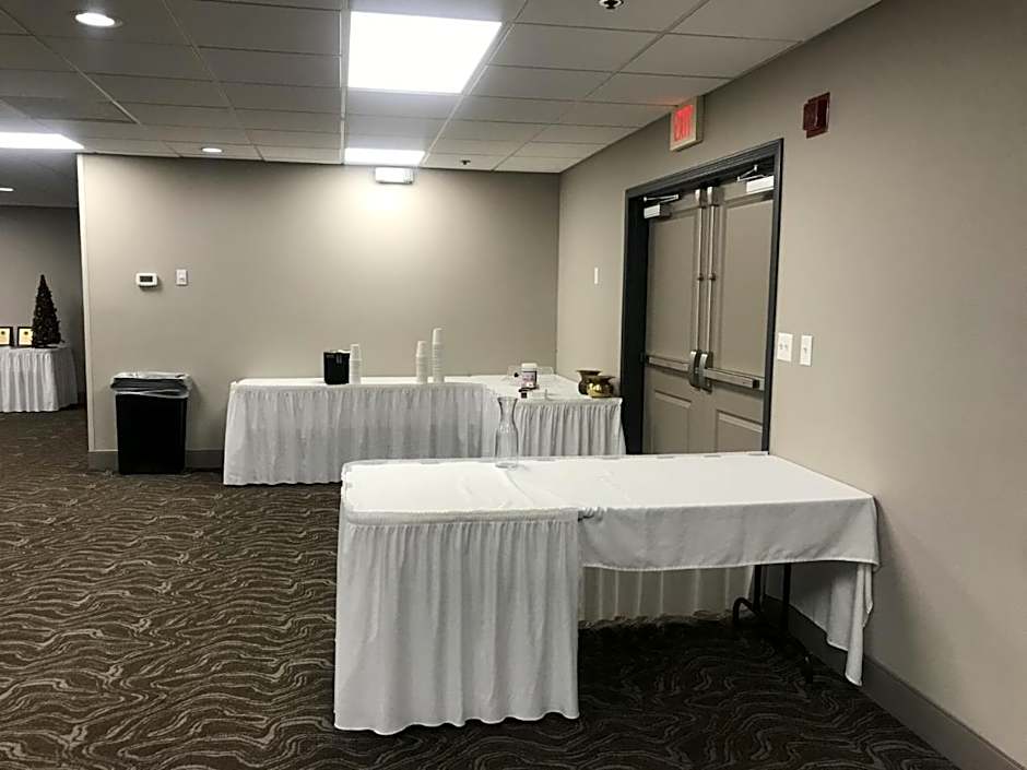 Country Inn & Suites by Radisson, Fargo, ND
