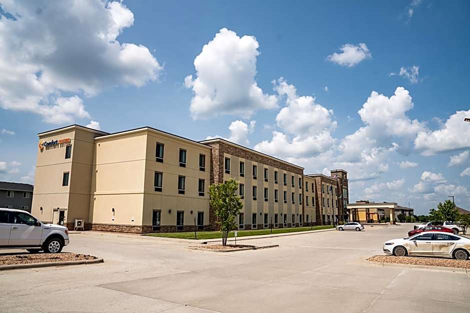 Comfort Suites University