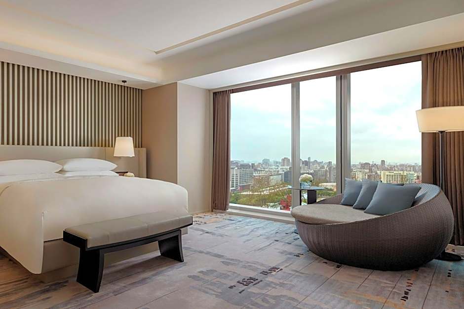 Photo 1 of 5 of Presidential 1 Bedroom 1 King Bed Suite