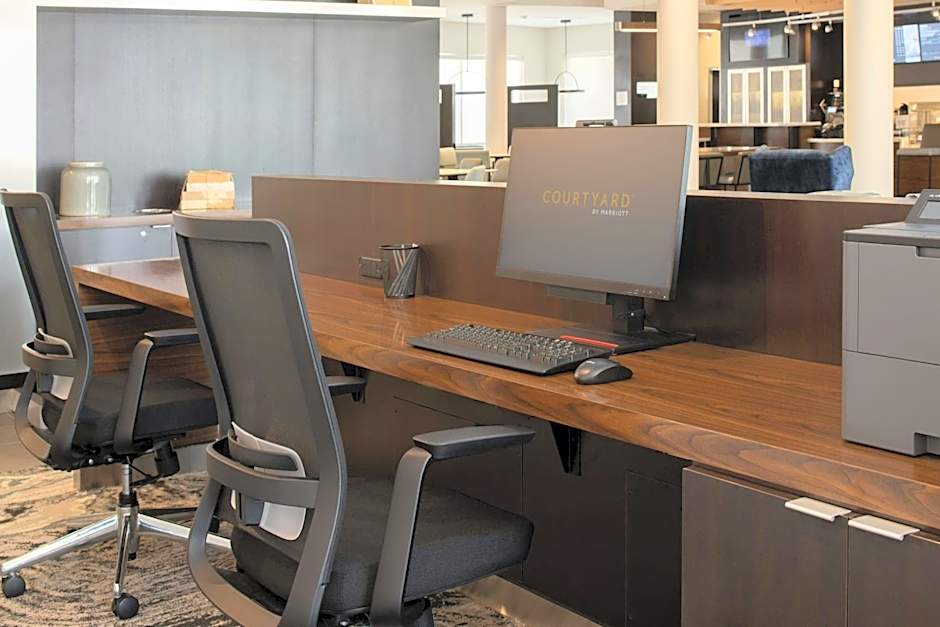 Courtyard by Marriott Houston City Place