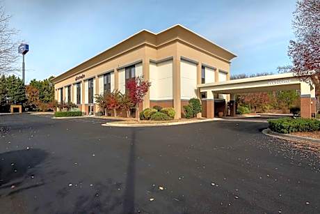 Hampton Inn By Hilton Commerce