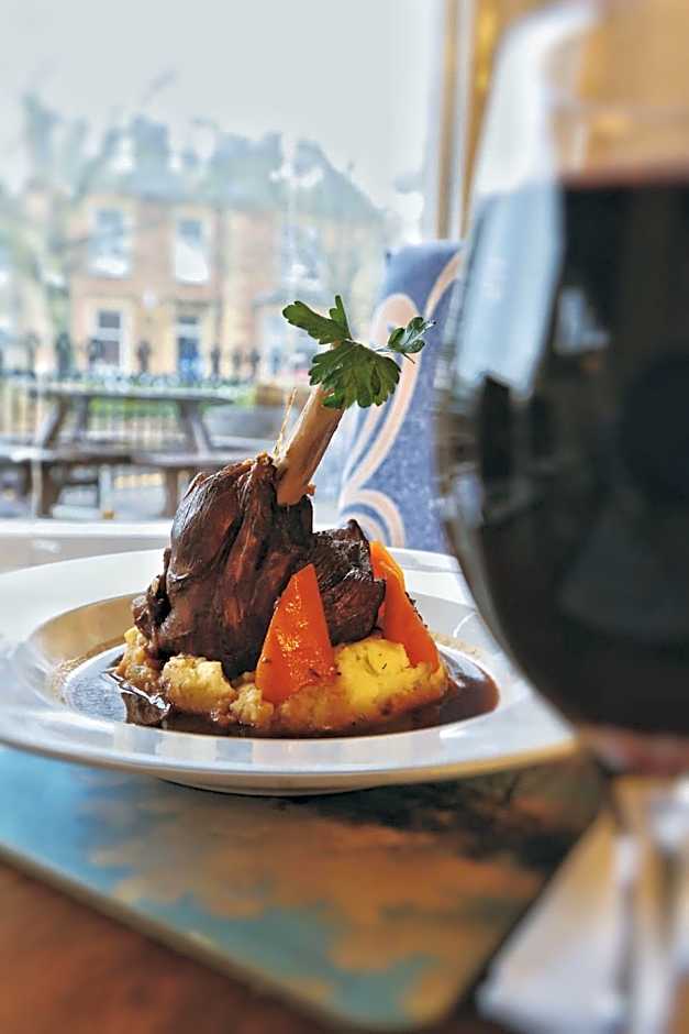 Royal Mackintosh Hotel