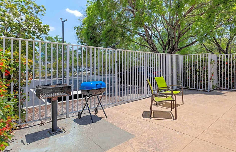 Extended Stay America Suites - Fort Lauderdale - Cypress Creek - NW 6th Way