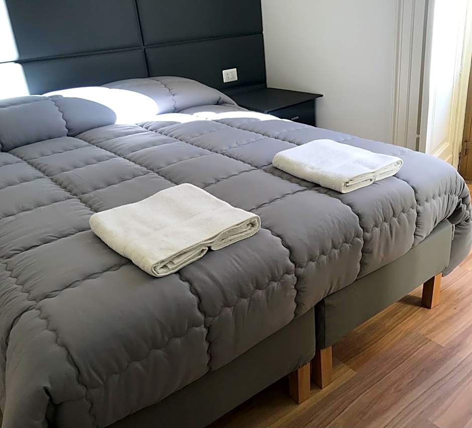 Motta Palace Apartments & Rooms