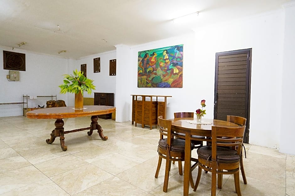 OYO 92249 Wisma Rina Rini Tegalega Park