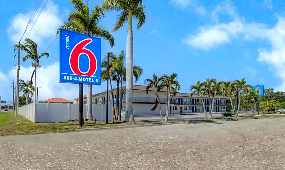 Motel 6-Venice, FL