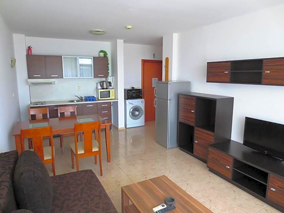 Breeze Apartment Complex