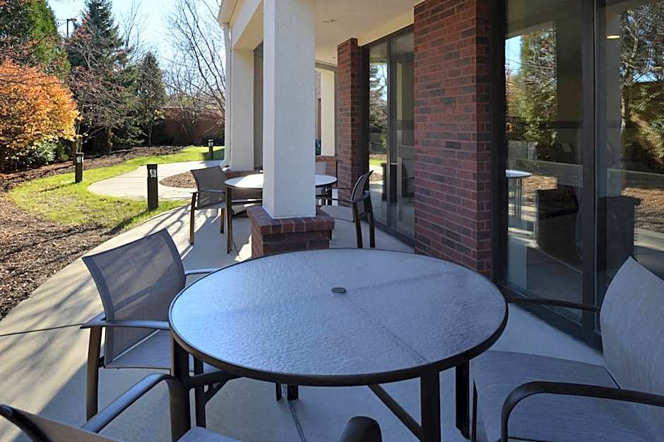 Courtyard by Marriott Milwaukee North/Brown Deer