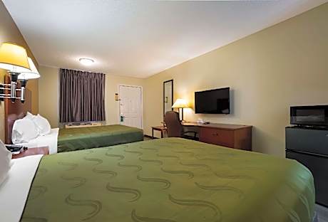 2 Double Beds, Smoking