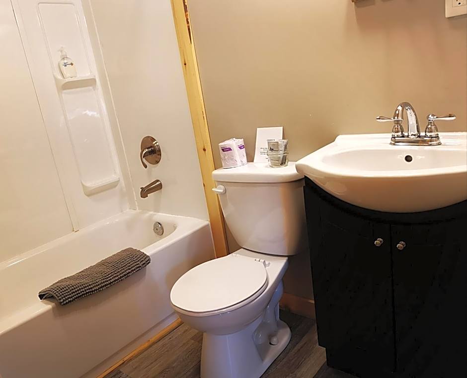 Overlook Inn & Cabins