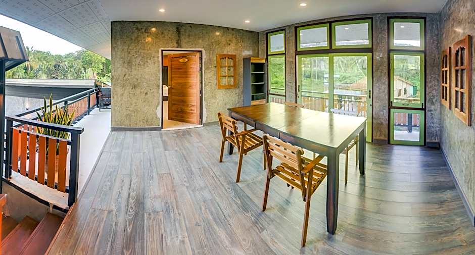 Tonmai Suites