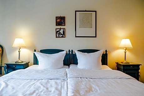 Large Twin Room