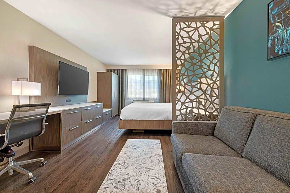 Best Western Plus Temecula Wine Country Hotel & Suites