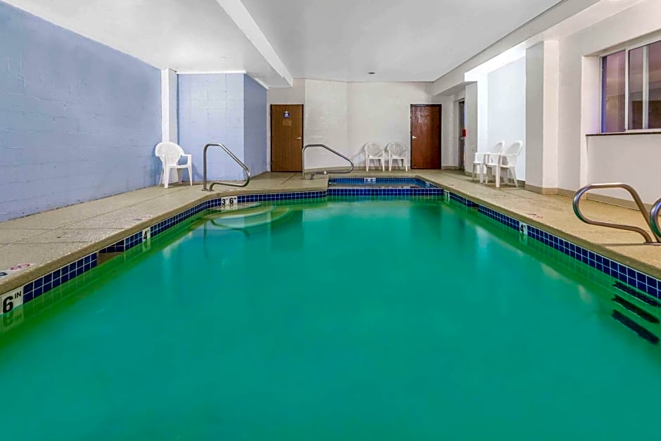 Days Inn by Wyndham Colorado Springs Air Force Academy