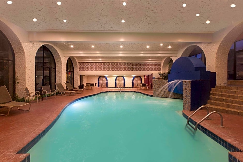 Aksarben Suites – Omaha, NE