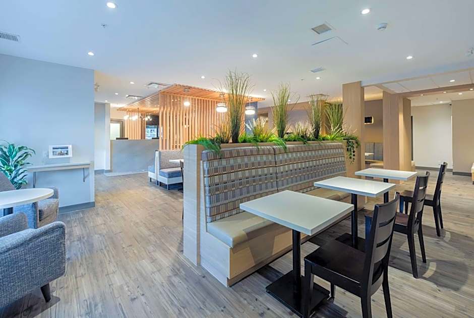 Microtel Inn & Suites by Wyndham Oyster Bay Ladysmith