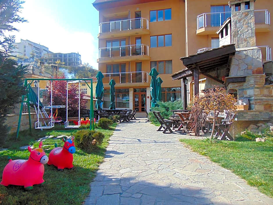 Meteor Family Hotel