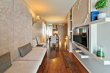 Luxury in the Center by Host Hero
