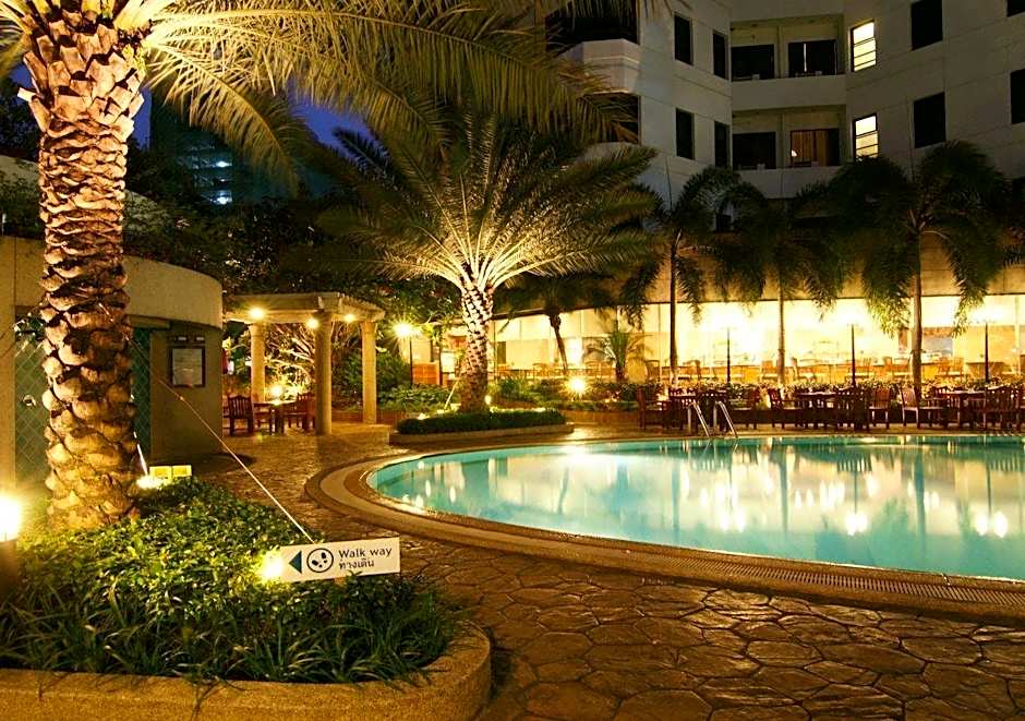 Grand Diamond Suites Hotel (SHA Plus)