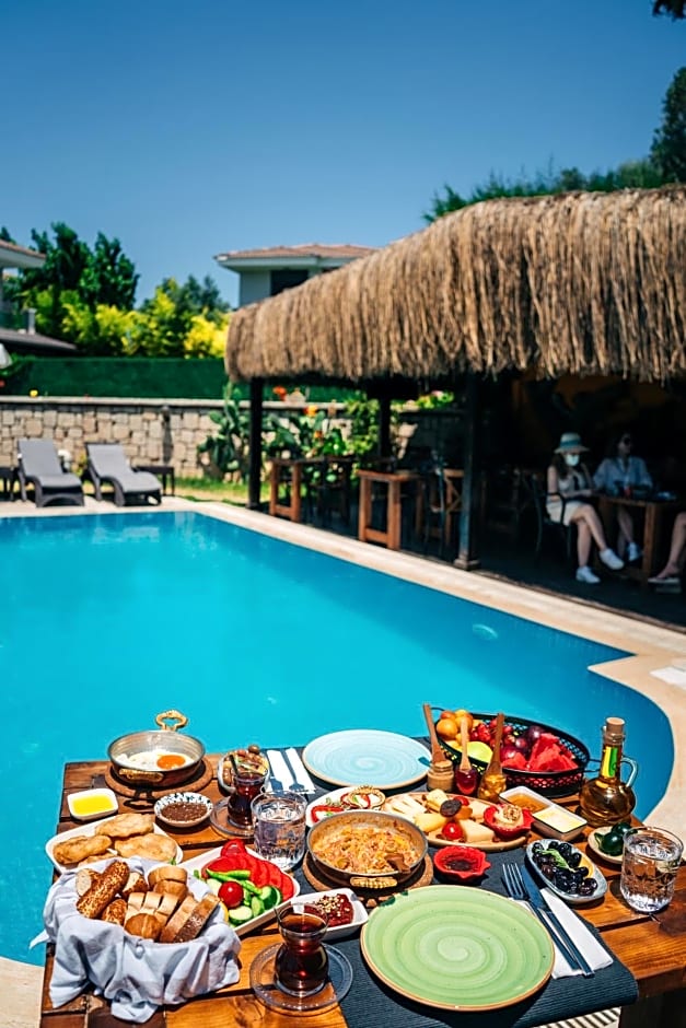 Pupa Alaçatı Butik Otel