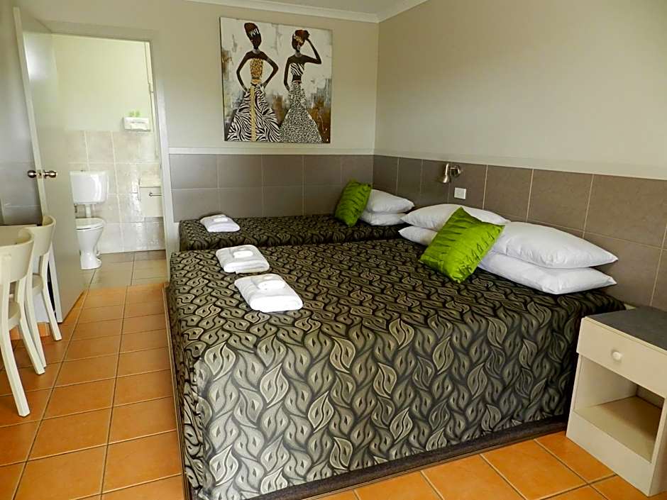 Golden Palms Motor Inn