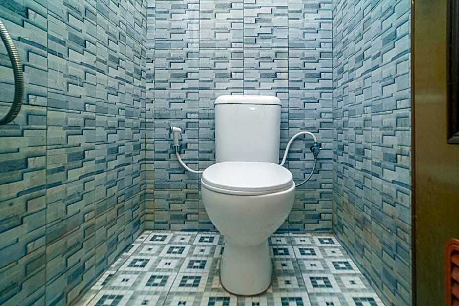 RedDoorz At Villa Akbar 3