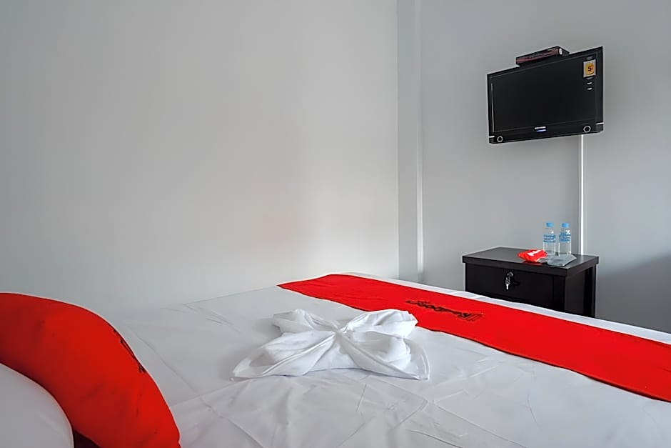 RedDoorz Syariah near Alun Alun Balai Kota Tegal