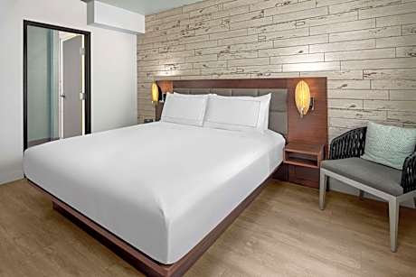 Bungalow with King Bed