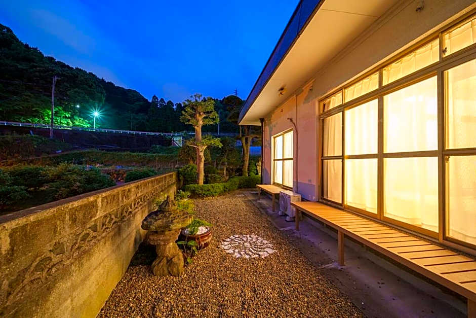内竈ひなた庵