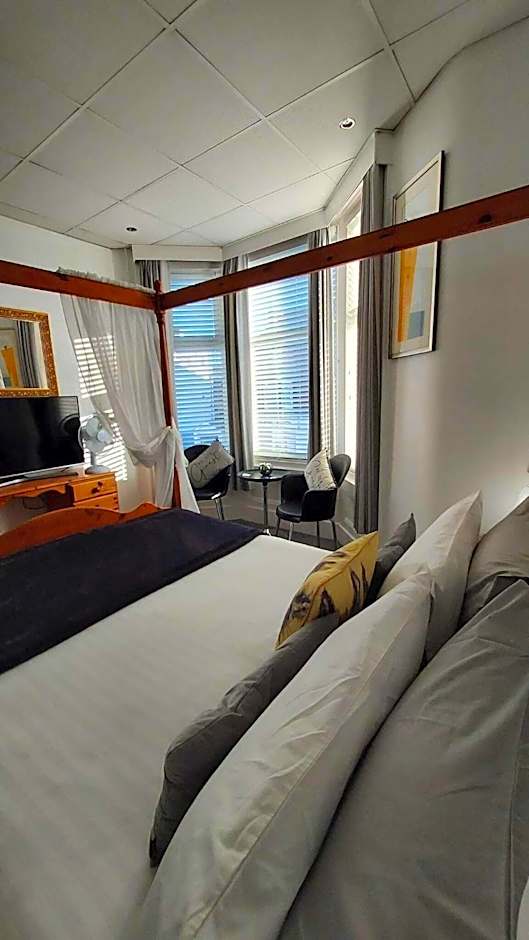 Rock Dene Hotel