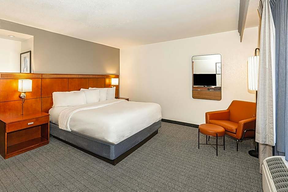 Courtyard by Marriott Wichita at Old Town