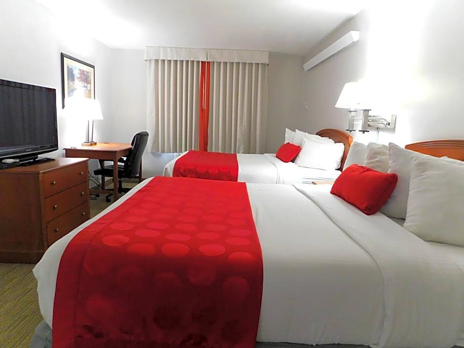 Foto 1 de 4 de Family 2 Queen Beds Suite, Nonsmoking