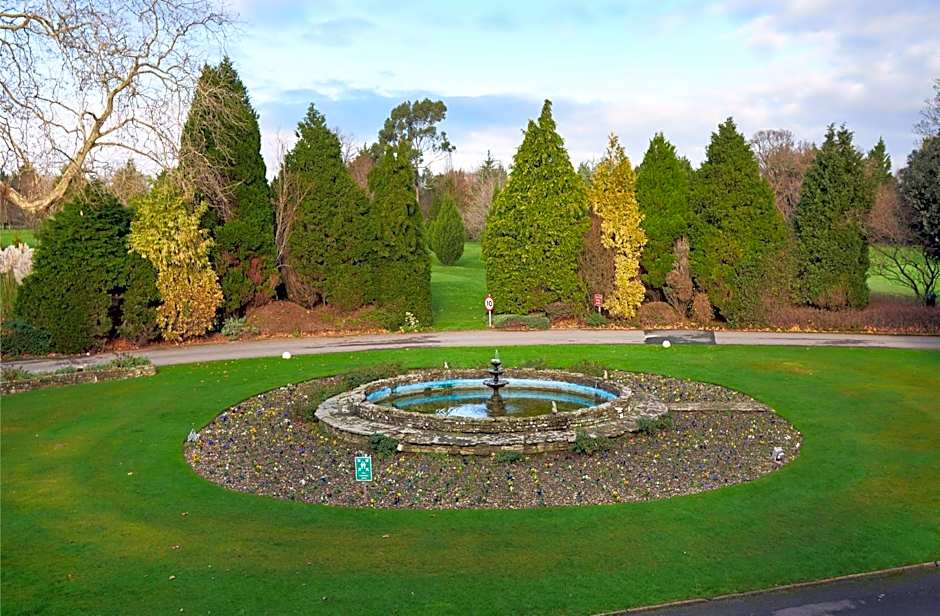 Avisford Park Hotel