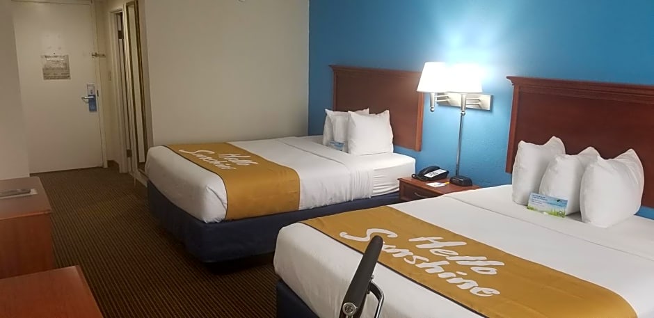 Days Inn & Suites by Wyndham Tallahassee Conf Center I-10