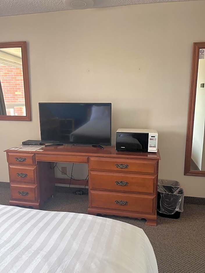 Travelodge by Wyndham Amherst