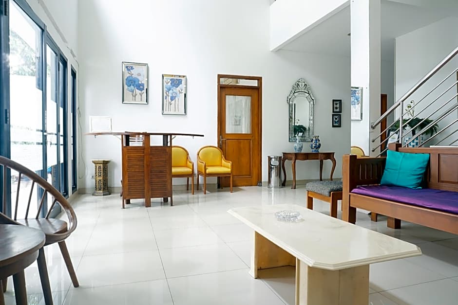 Residences by RedDoorz Syariah @ Buah Batu