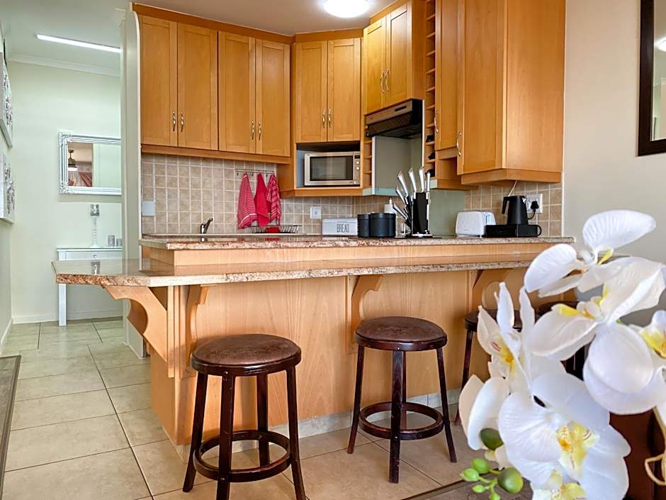 Bar-t-nique Guest House