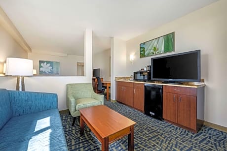 Junior Suite 1 King Bed Beach Tower Oceanfront